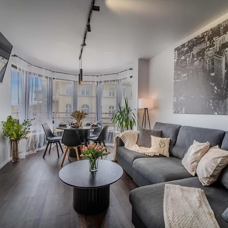 Apartment New Large Modern - Center - 60m2 - Lift - Parking