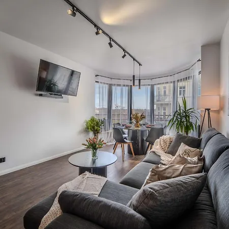 New Large Modern - Center - 60m2 - Lift - Parking *