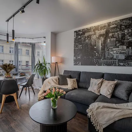 New Large Modern - Center - 60m2 - Lift - Parking