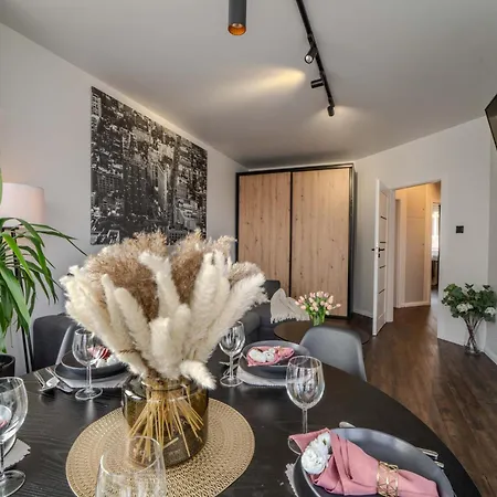 New Large Modern - Center - 60m2 - Lift - Parking Apartment Wroclaw