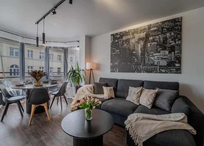 New Large Modern - Center - 60m2 - Lift - Parking