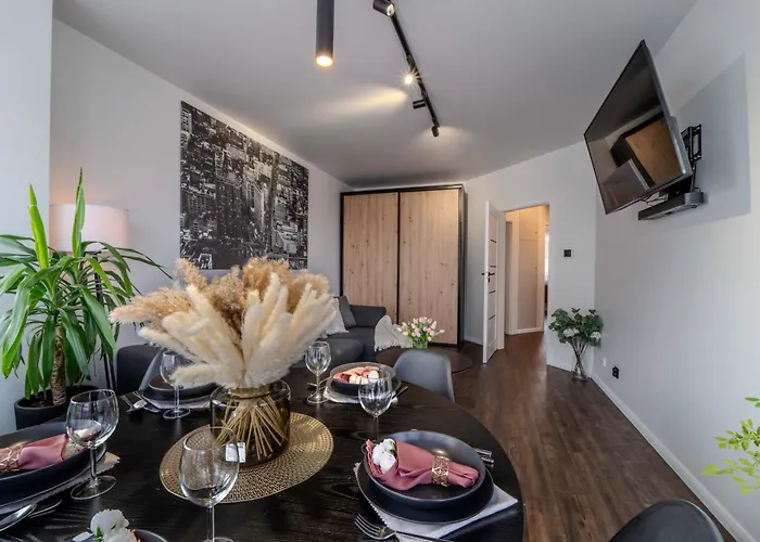 New Large Modern - Center - 60m2 - Lift - Parking Lejlighed *