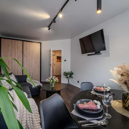 New Large Modern - Center - 60m2 - Lift - Parking