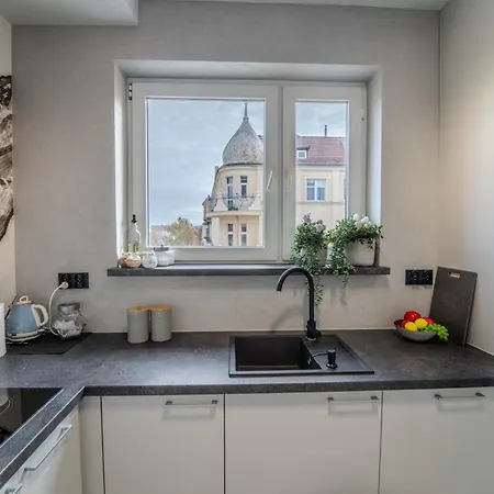 New Large Modern - Center - 60m2 - Lift - Parking Apartament