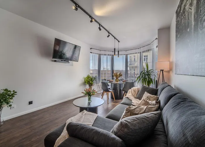 New Large Modern - Center - 60m2 - Lift - Parking *