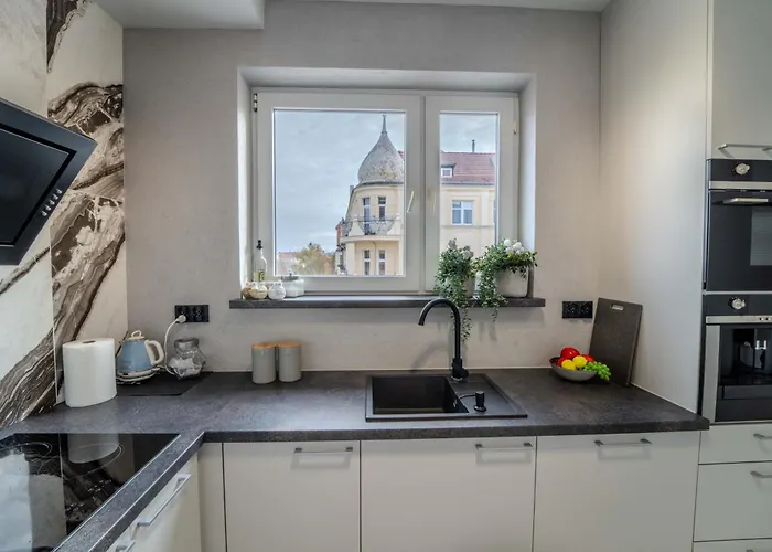 New Large Modern - Center - 60m2 - Lift - Parking 公寓