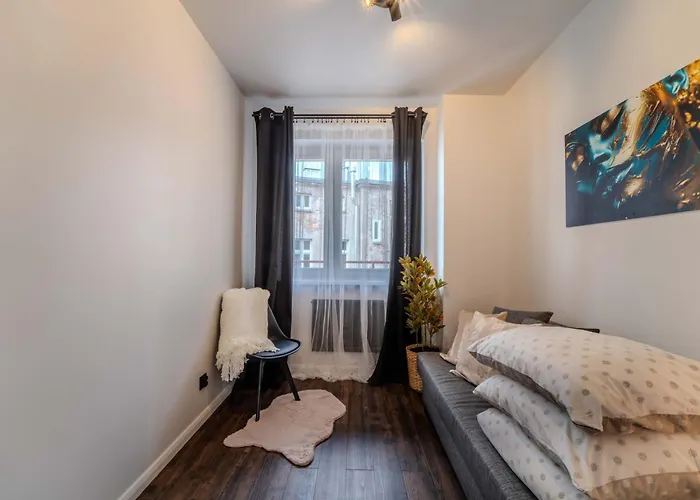 New Large Modern - Center - 60m2 - Lift - Parking 公寓 *