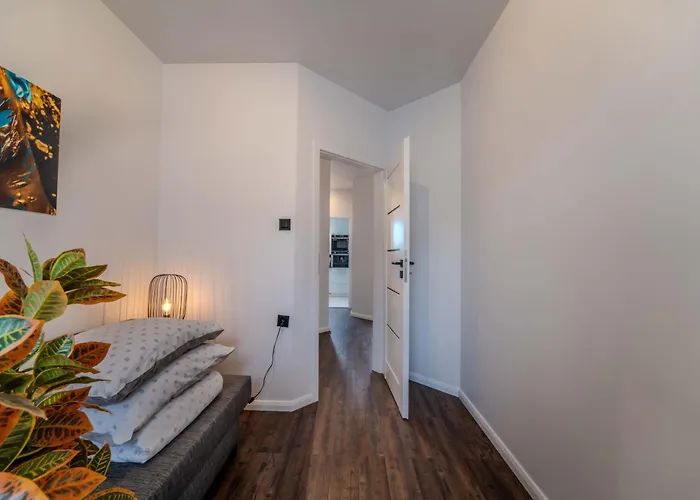 New Large Modern - Center - 60m2 - Lift - Parking 弗罗茨瓦夫