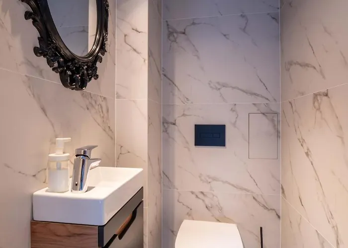 New Large Modern - Center - 60m2 - Lift - Parking 公寓